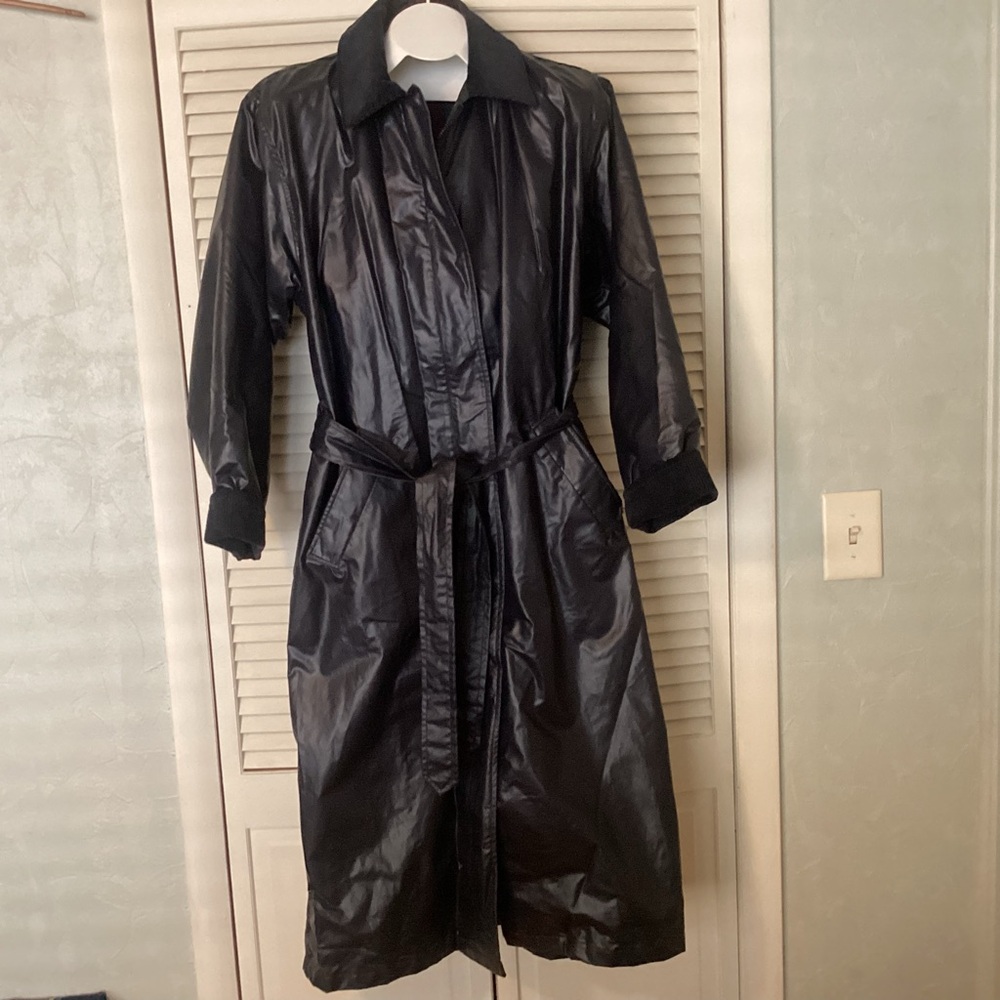 Vintage Woolrich Women’s Barn, Duster Coat with Corduroy collar and cuffs Medium